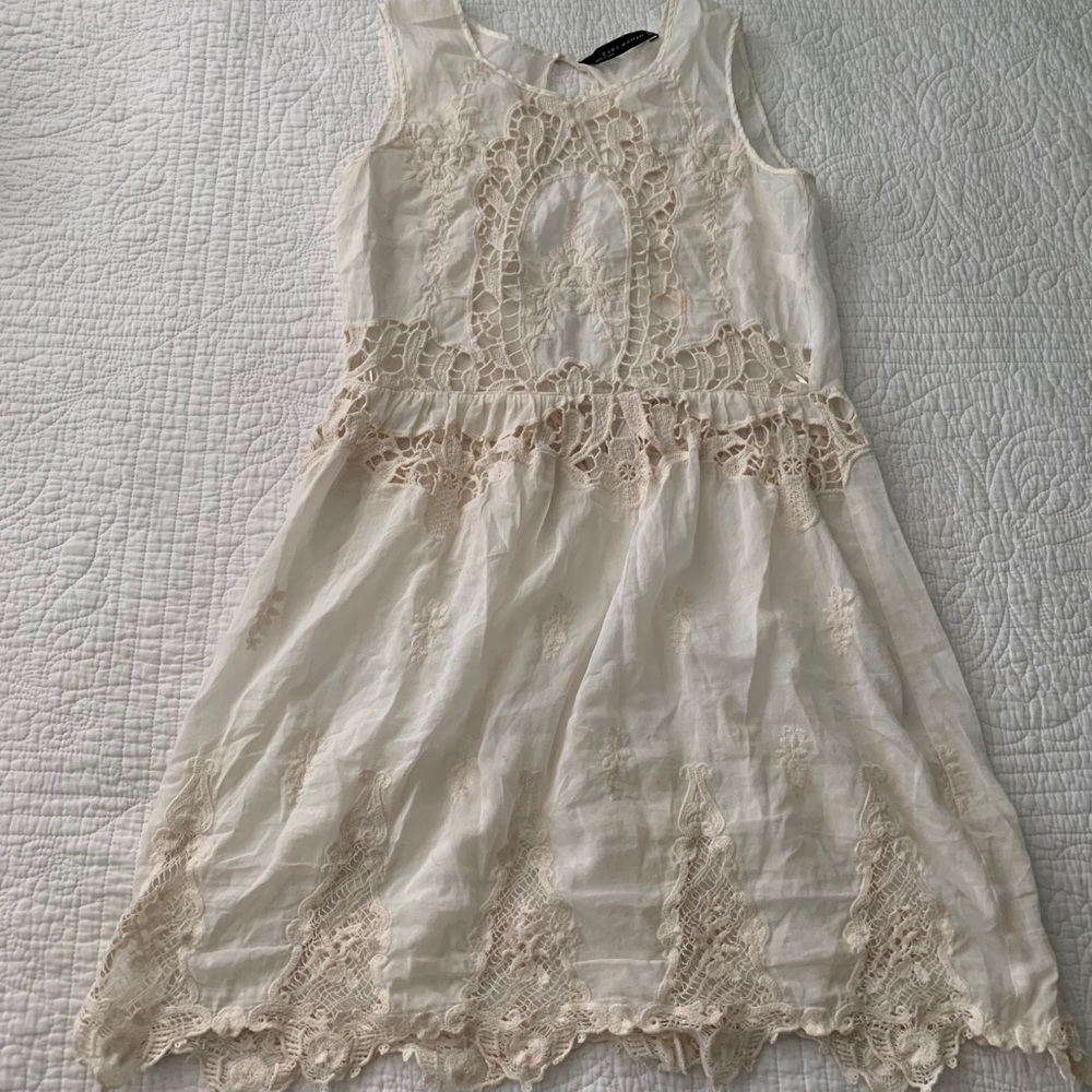 Zara dress 🤍